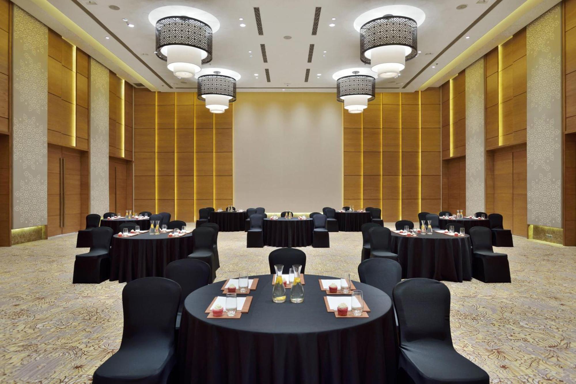 Hotel Courtyard By Marriott Raipur Exterior foto